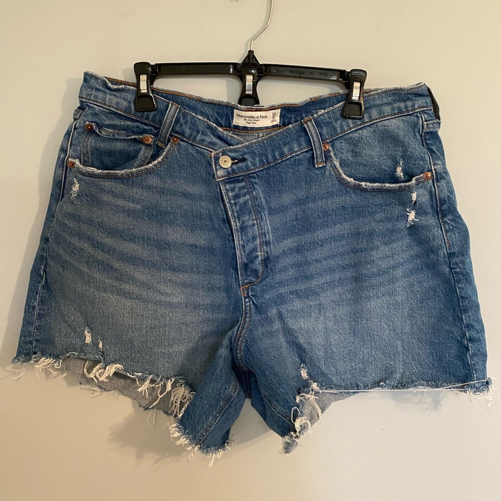 🩵 Abercrombie & Fitch Dad High Rise Criss Cross Denim Jean Shorts 16